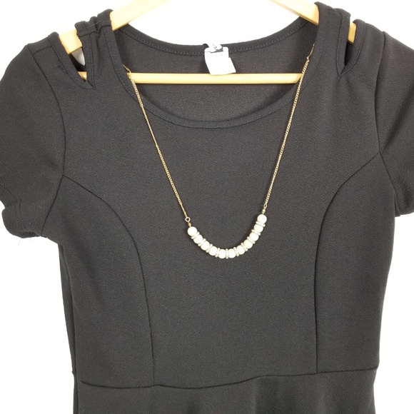 Little black cocktail dress - Picture 5 of 7